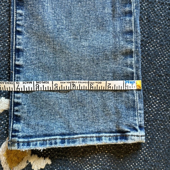 Joe’s Jeans The Callie High Rise Cropped Bootcut Jean - Picture 11 of 15